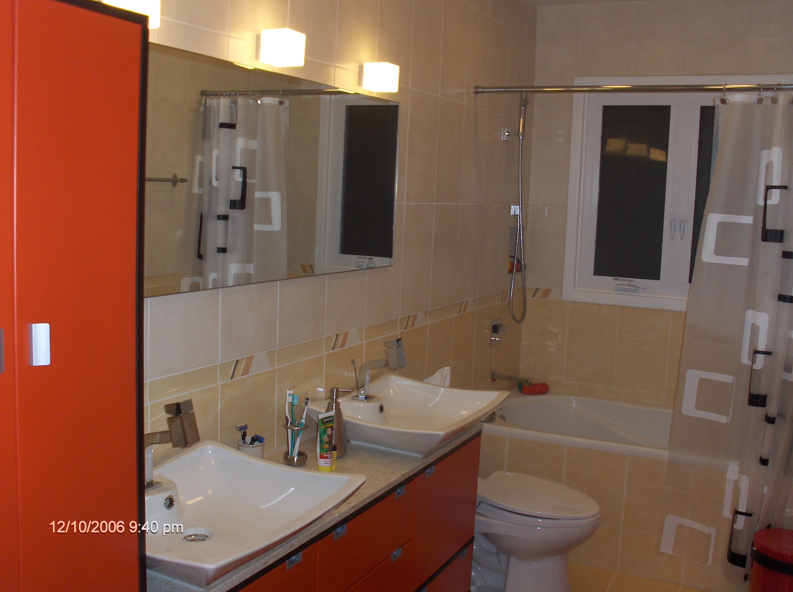 Bathroom2.JPG